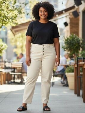 NWT Bar III Women’s Cream Colored Ankle Length Chino Pants Khakis Casual Spring